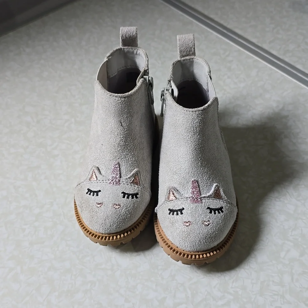 Toddler Grey Unicorn ankle boots Size 7‎
